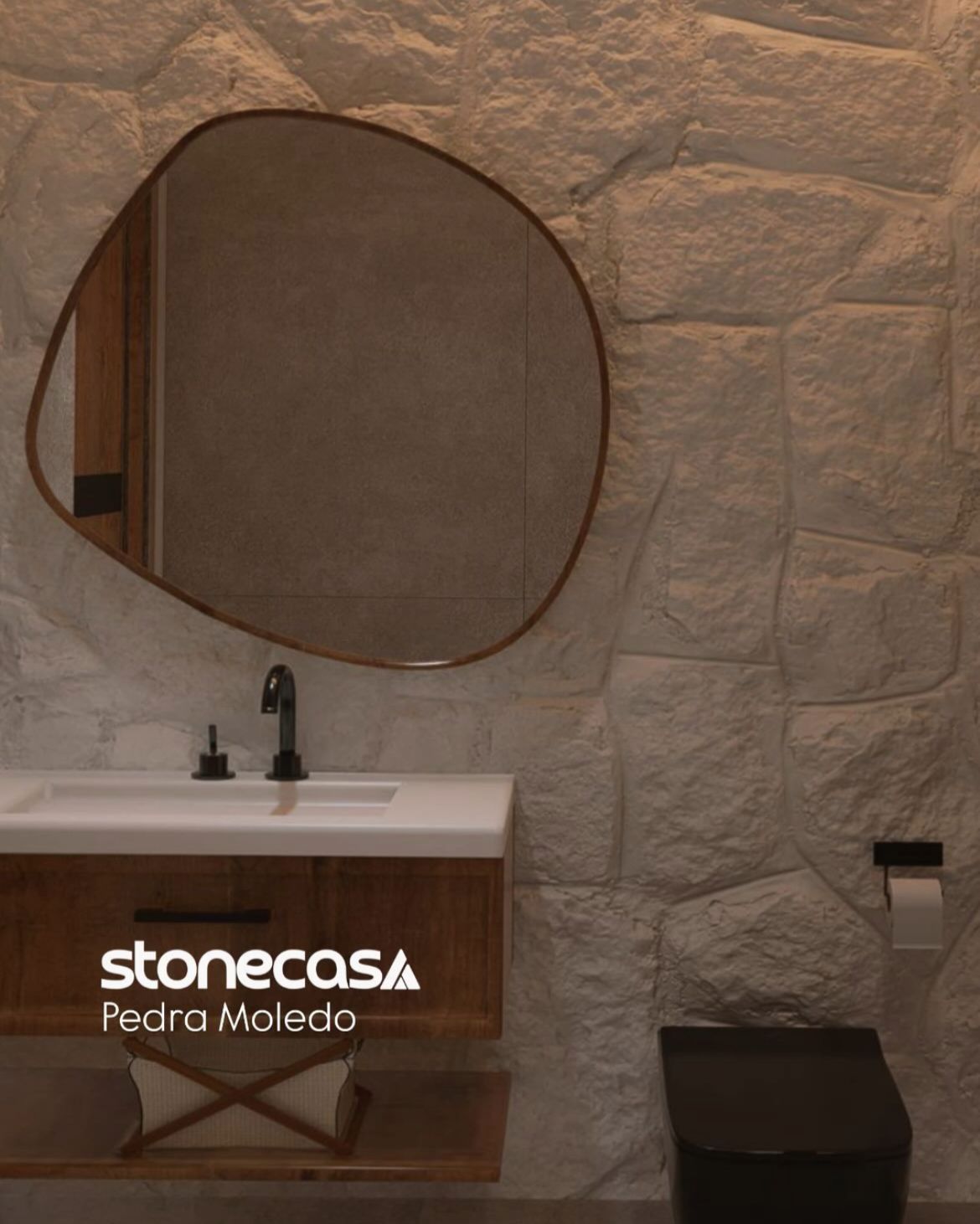Pedra Moledo Branco Neve – Stone Casa | Revestimento Natural Eco-friendly Pedra Moledo Branco Neve natural com face serrada aplicada em fachada de alto padrão